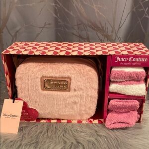 BNWT JUICY COUTURE Fuzzy Pink Crossbody Camera Bag and Socks Gift Box Set